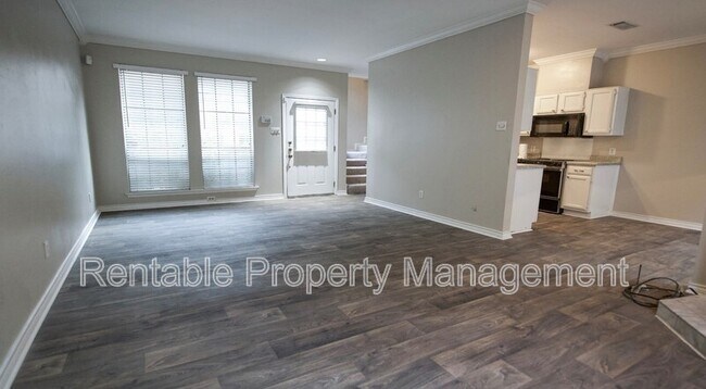 Building Photo - 4132 Cole Ave