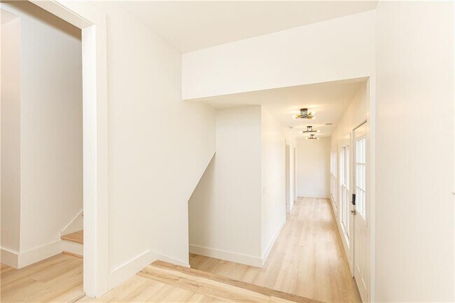 Building Photo - 433 Trabert Ave NW