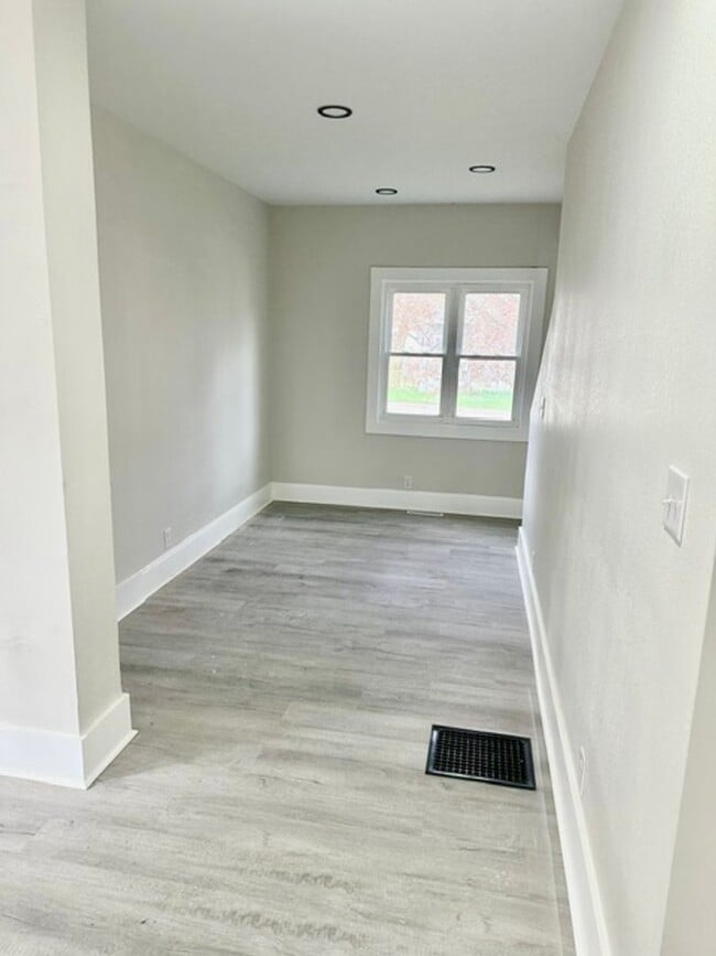 Building Photo - Completely Updated 3 Bedroom Home!