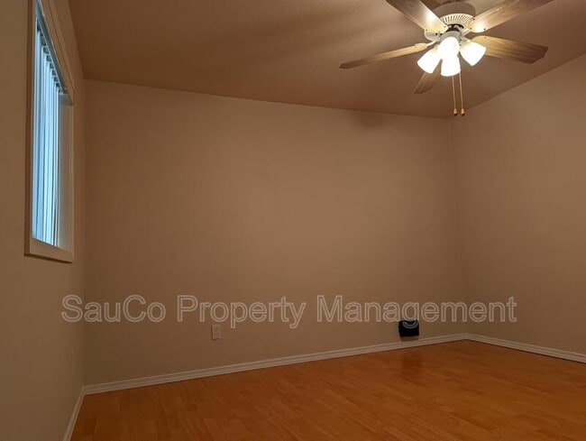 Building Photo - 1041 NE 106th Ave