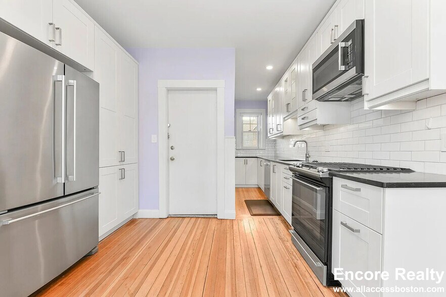 Primary Photo - 87 Browne St