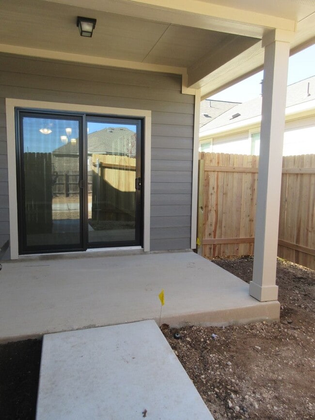 Building Photo - 3-Bedroom/2-bath in Crystal Springs - Leander ISD