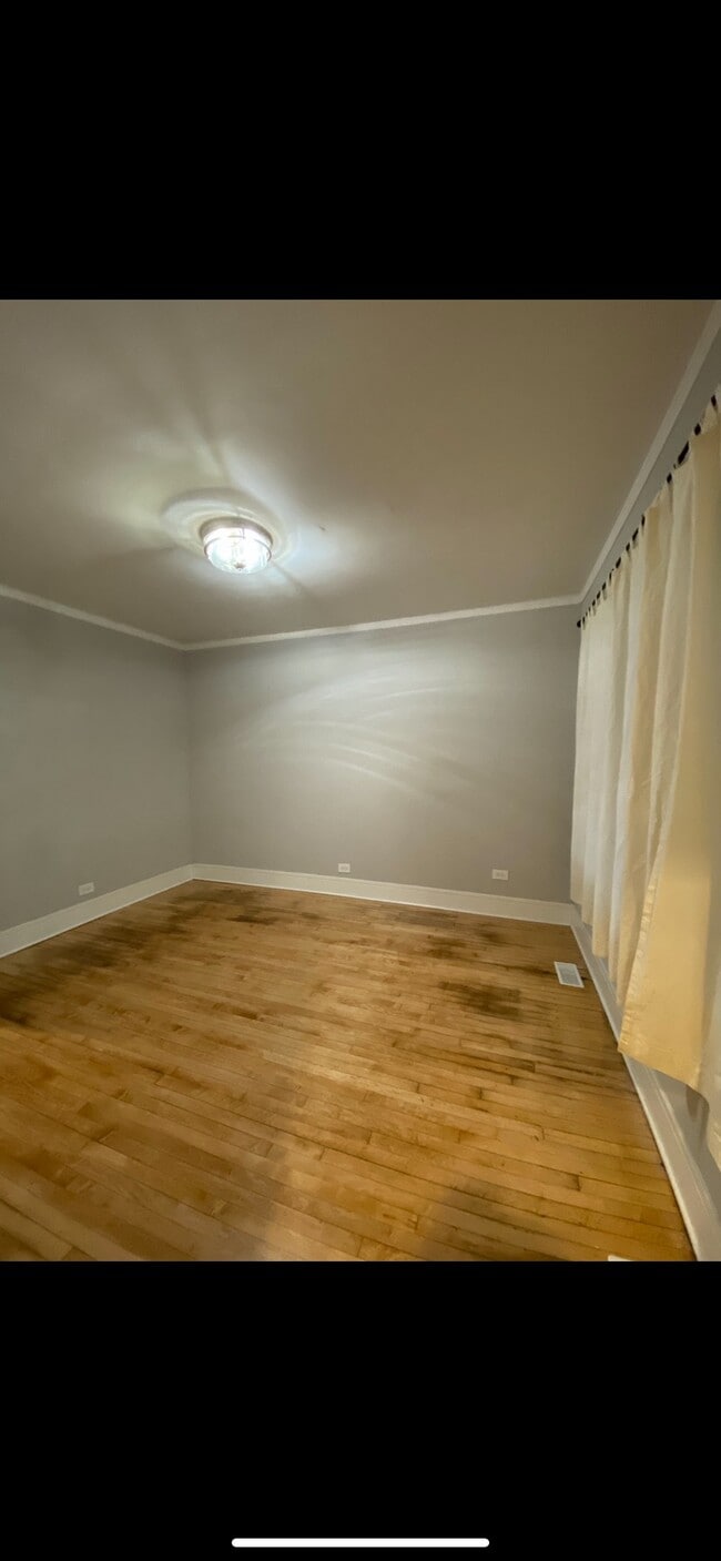 Building Photo - 4931 S Wolcott Ave