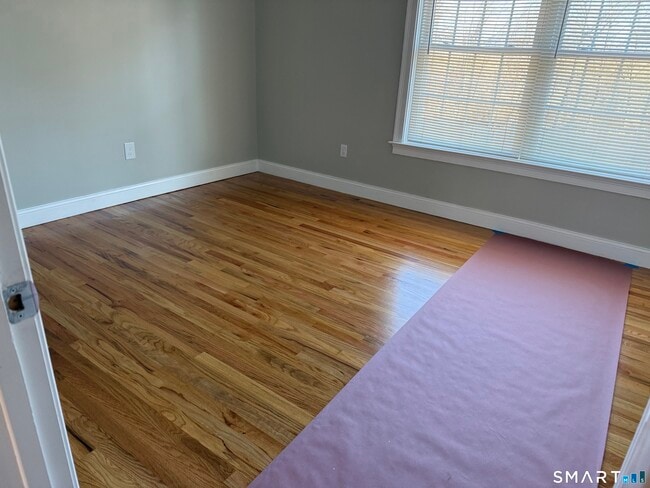 Building Photo - 57 Hollis Dr