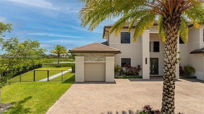 Building Photo - 1830 Meadows Dr