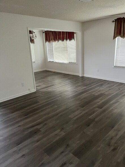 Building Photo - 1734 Mescal St