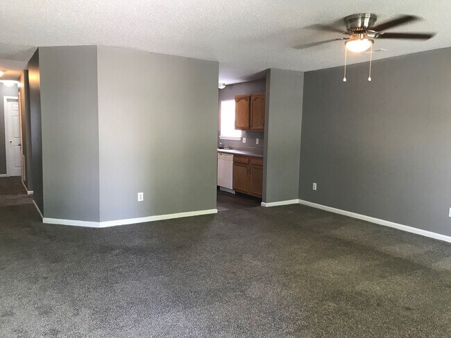 Building Photo - Lawrence Twp -  2 BR