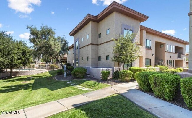 Building Photo - 3330 S Gilbert Rd