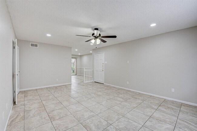 Building Photo - 7900 Westheimer Rd