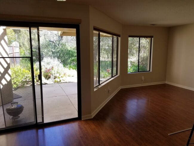 Building Photo - AVAILABLE FEBRUARY - 2Bed / 1Bath Nipomo C...