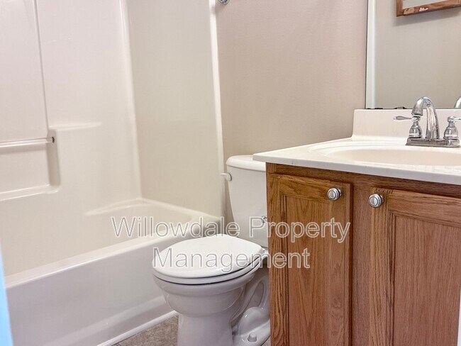 Building Photo - 4249 Beacon Heights Dr