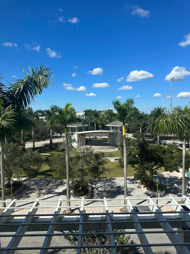 Building Photo - 1200 Town Center Dr