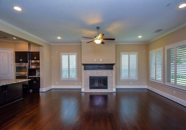 Building Photo - 15907 Court St