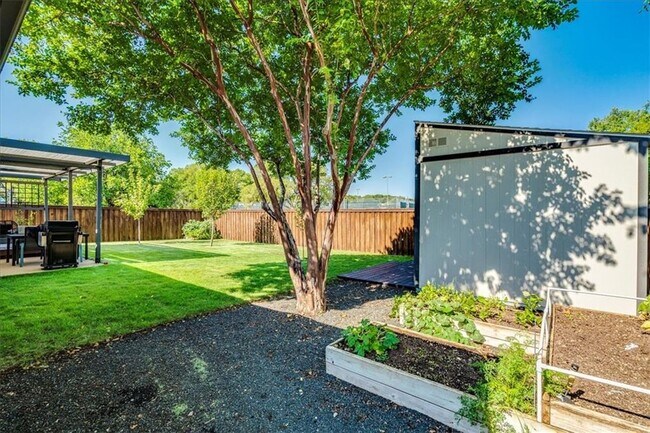 Building Photo - 11422 Bristle Oak Trail