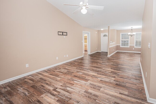 Building Photo - 910 Gum Branch Ct