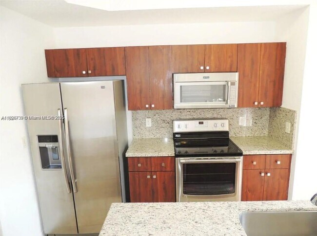 Building Photo - 4931 N Harbor Isles Dr