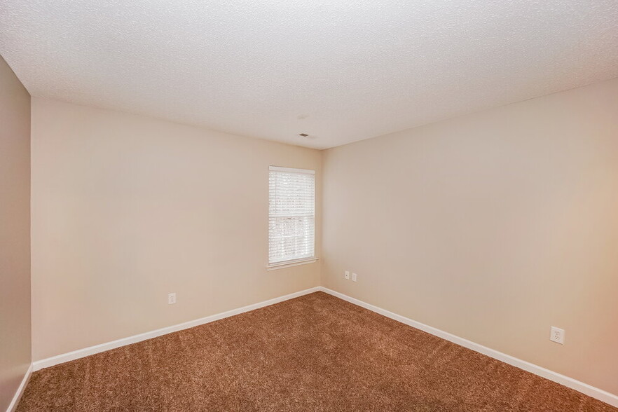 Building Photo - 1912 Waters Trail Dr