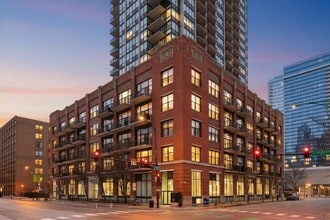 Building Photo - 210 S Desplaines St