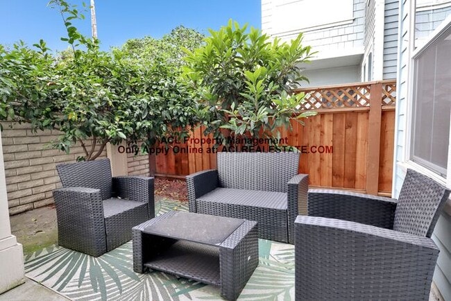 Building Photo - 1186 Cherrybrooke Commons