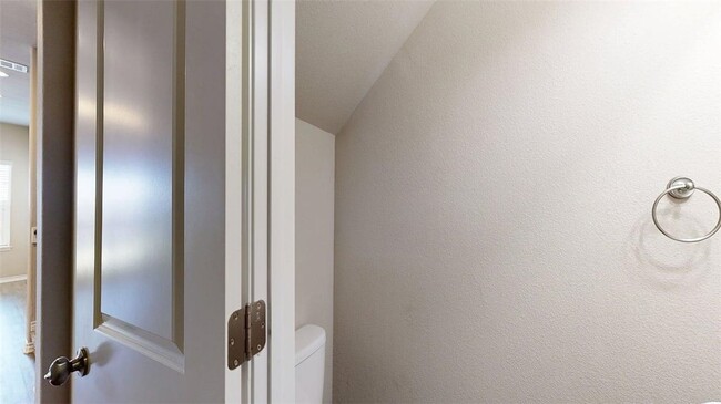 Building Photo - 3519 Summerway Dr