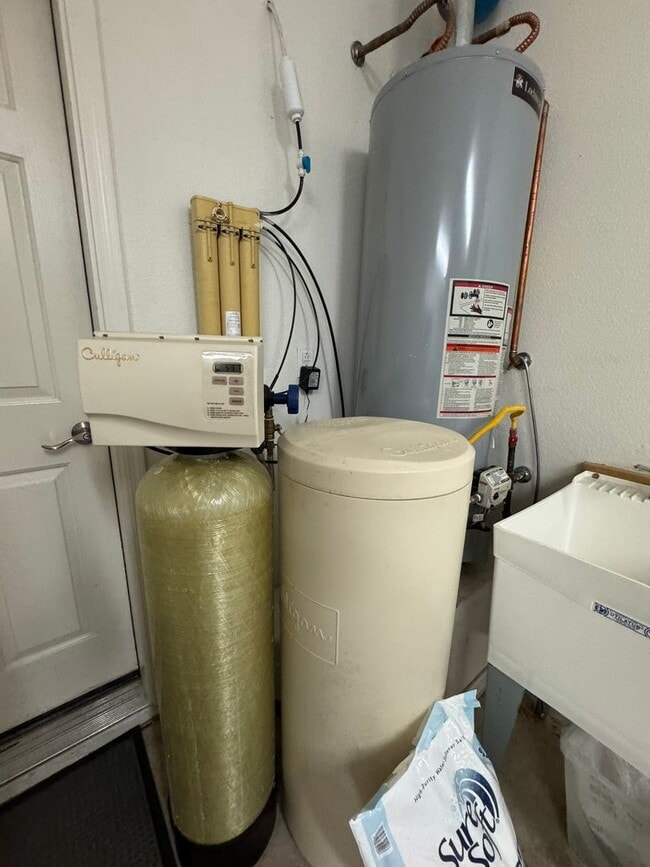 Building Photo - Furnished 3BR Laughlin Ranch Pool Home with Entertainer's Patio in gated Golf Community includes ...