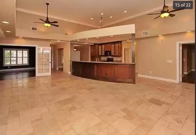 Building Photo - 4606 Cloverlawn Dr