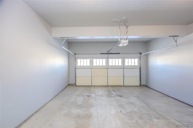 Building Photo - 46 Eagleview Dr