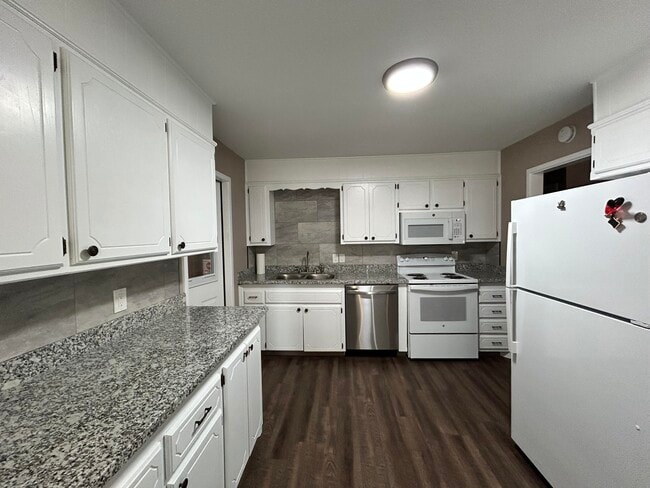 Building Photo - 2119 57th St