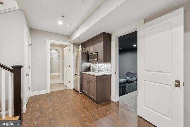 Building Photo - 5120 Wessling Ln