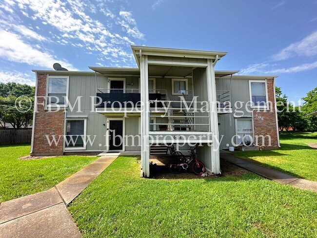 Building Photo - 608A Walter Stephenson - Charming 2 Bedroom, 1 Bathroom Apartment Home in Midlothian, TX!
