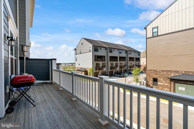 Building Photo - 1747 Riverbluff Ave