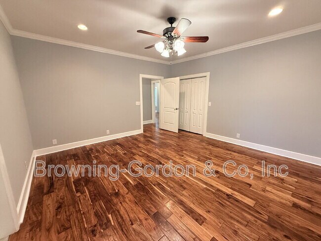 Building Photo - 1113 Pennock Ave