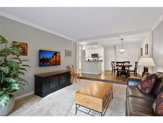 Building Photo - 6730 Vernon Ave S