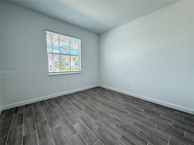 Building Photo - 3747 Harborside Ave