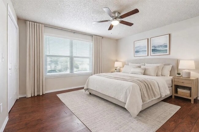 Building Photo - 11417 N May Ave