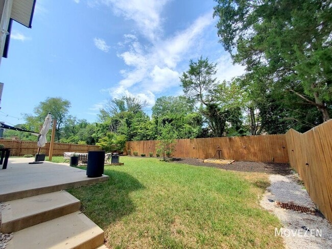 Building Photo - 5018 Double Lakes Dr