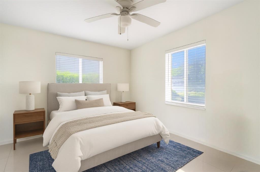 Building Photo - 717 NE 16th Ave