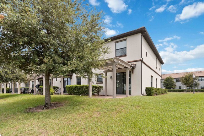 Building Photo - 1318 Royal St. George Blvd