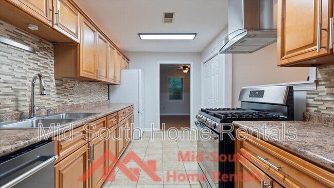 Building Photo - 4515 Flamingo Rd