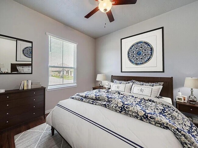 Building Photo - 1042 Tomball Downs Dr