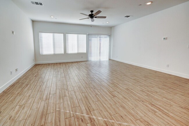 Building Photo - Brand new home in Riverstone