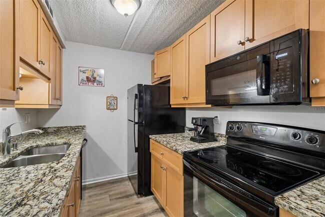 Building Photo - 3325 Bayshore Blvd