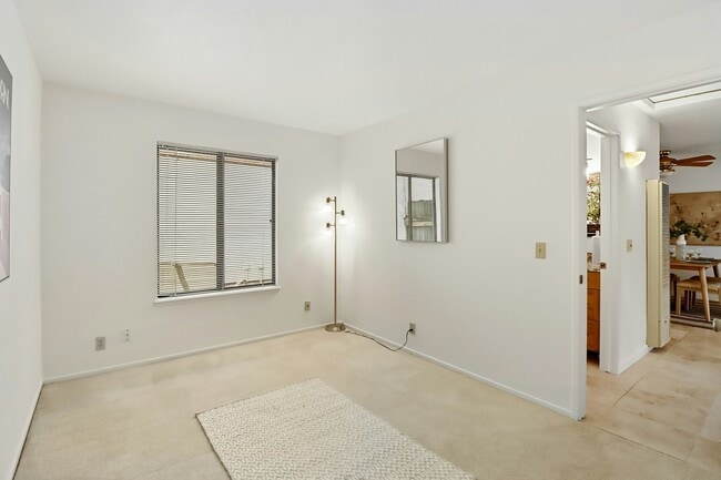 Building Photo - 2526 Overhill Ln