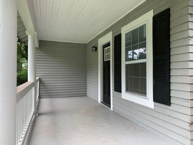 Building Photo - 419 Cumberland Dr