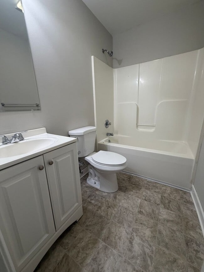 Building Photo - Rancher style home