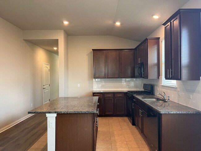 Building Photo - 1513 Carlene Pruett St