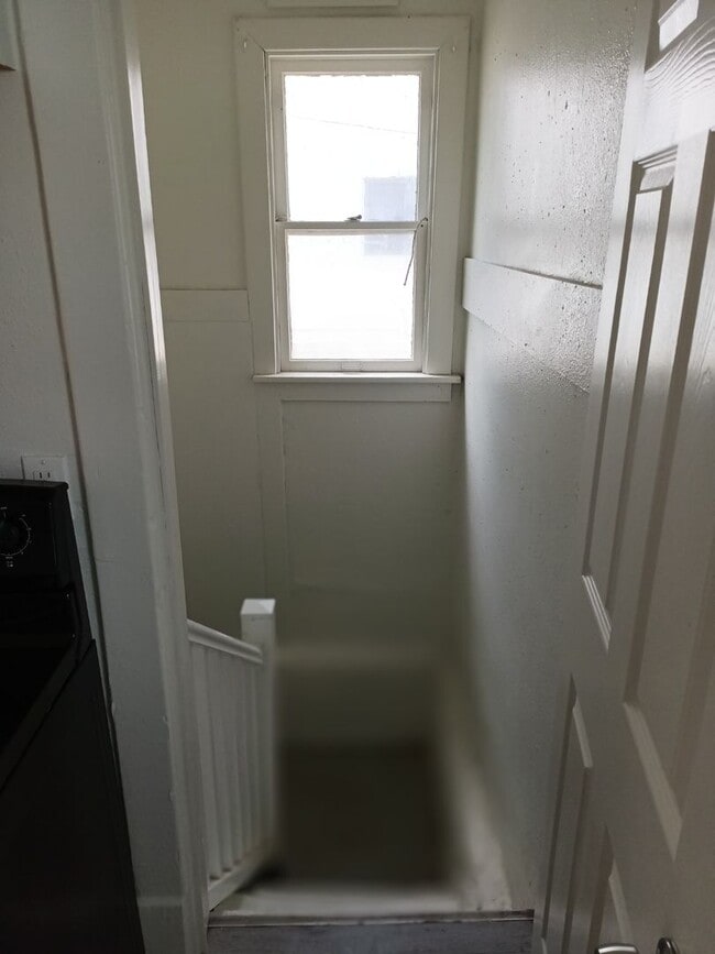 Building Photo - BUY ON CONTRACT MOVE IN READY! RENT TO OWN...