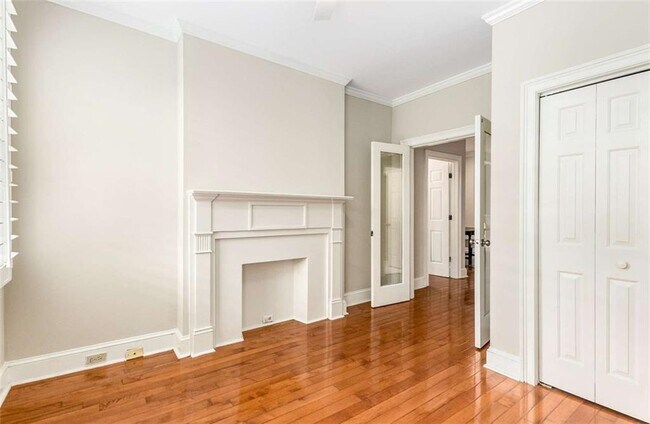 Building Photo - 2840 Peachtree Rd NW