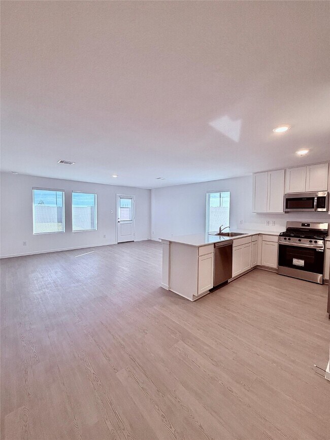 Building Photo - 6502 Tricolor Beech Ln