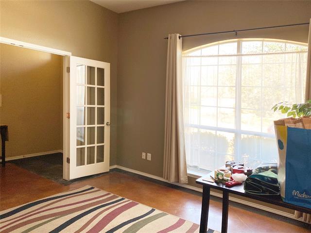 Building Photo - 724 Red Elm Ln